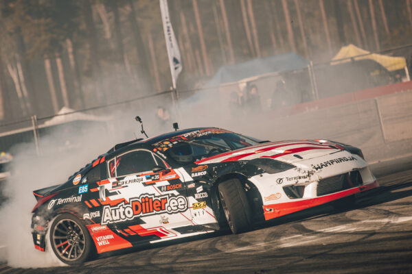 ,, Karel back to the track ,, kapotikampaania